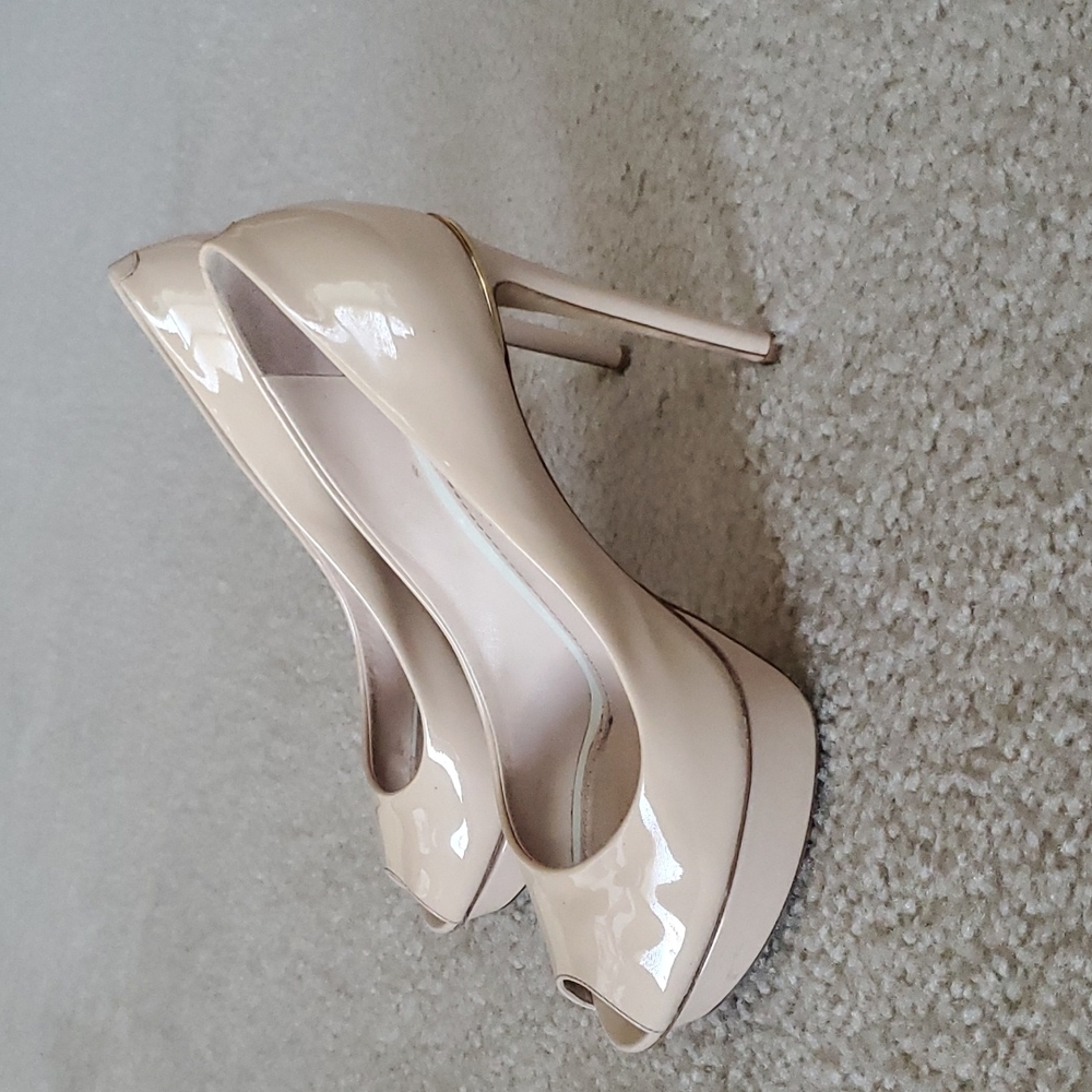 Louis Vutton Patent Leather Pumps - Picture 3 of 5